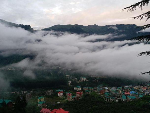 Hotel Seven Hills Manali Экстерьер фото