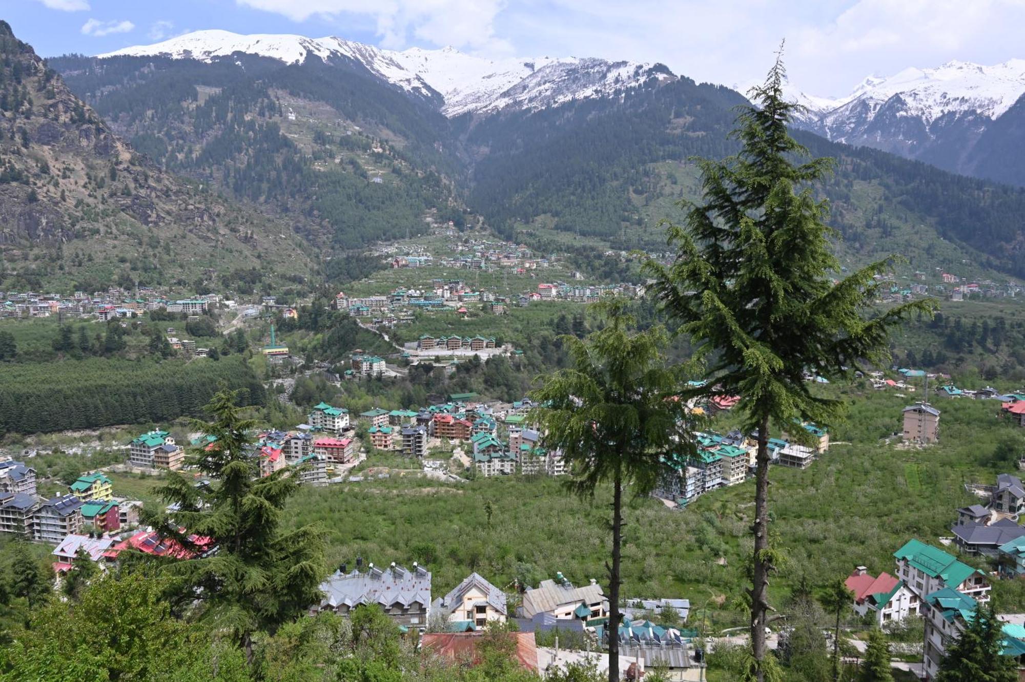 Hotel Seven Hills Manali Экстерьер фото