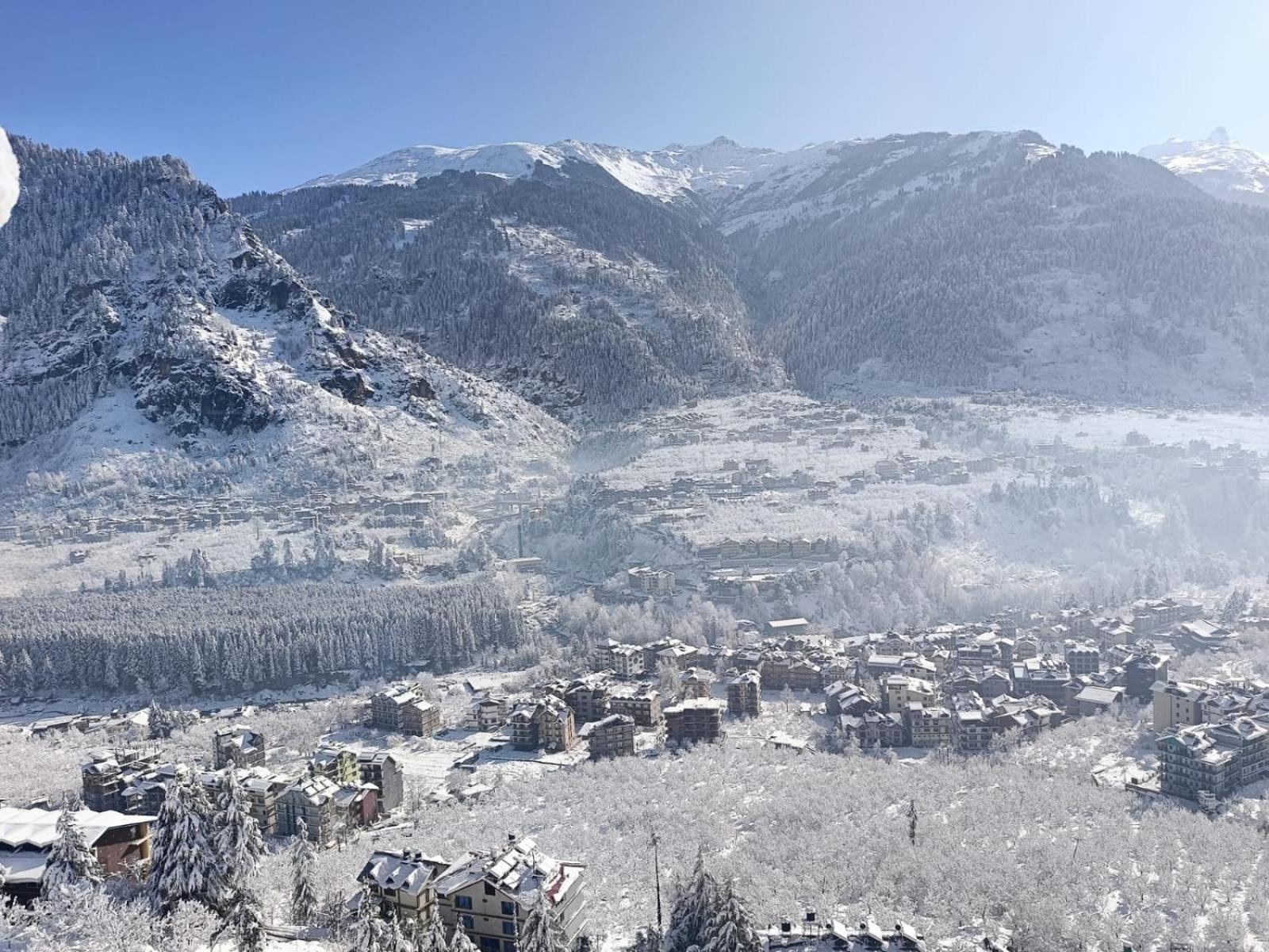 Hotel Seven Hills Manali Экстерьер фото