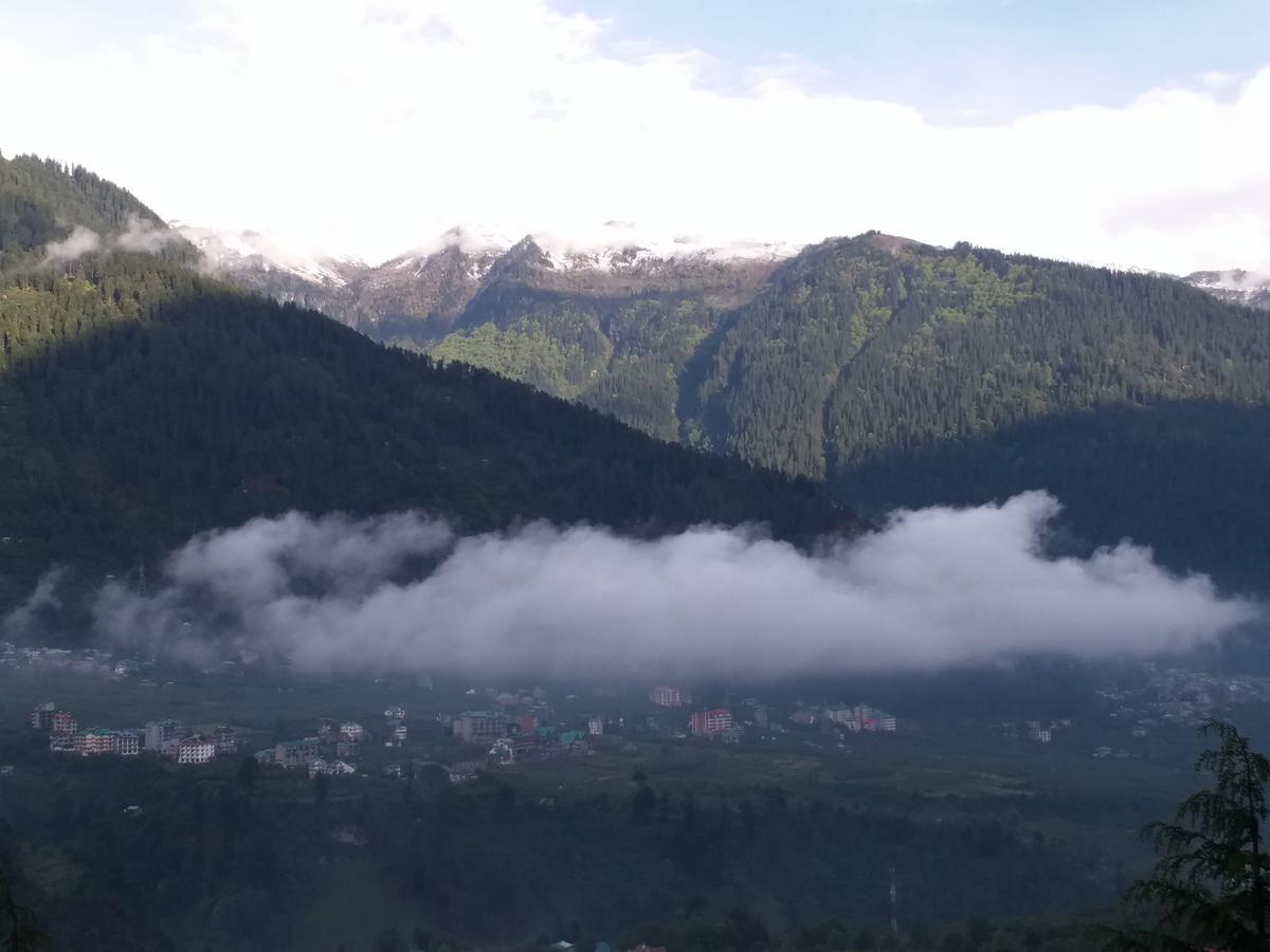 Hotel Seven Hills Manali Экстерьер фото