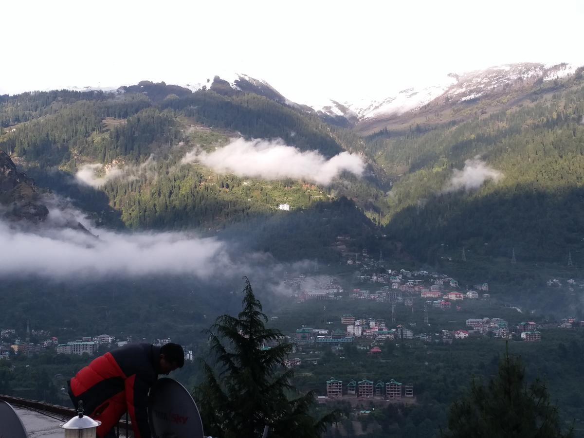 Hotel Seven Hills Manali Экстерьер фото