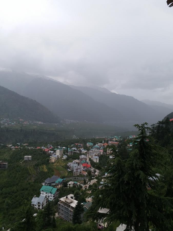Hotel Seven Hills Manali Экстерьер фото