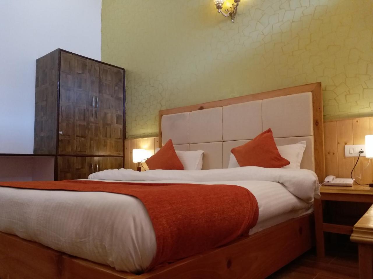 Hotel Seven Hills Manali Экстерьер фото